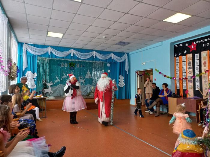 Праздник ''Новогодние приключения Снеговика'' в Антроповском СДК